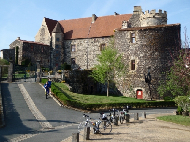 le château de Saint-Saturnin