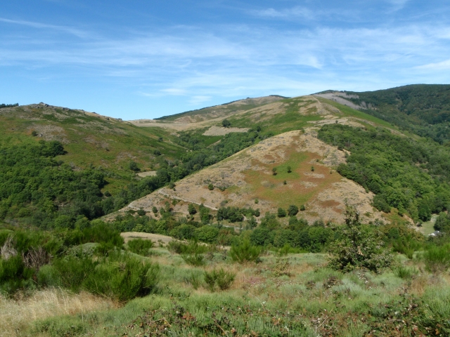 le panorama sur les crêtes cévenoles