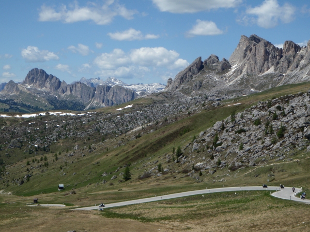 la route du passo Giau et les motards