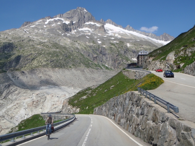 vers le belvédère du glacier du Rhône