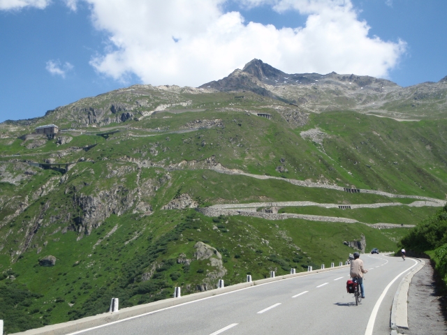 les lacets de la route du Furkapass